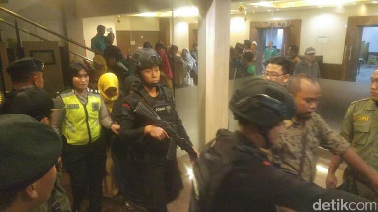 Tak Berizin, Acara HTI di Semarang Dibubarkan