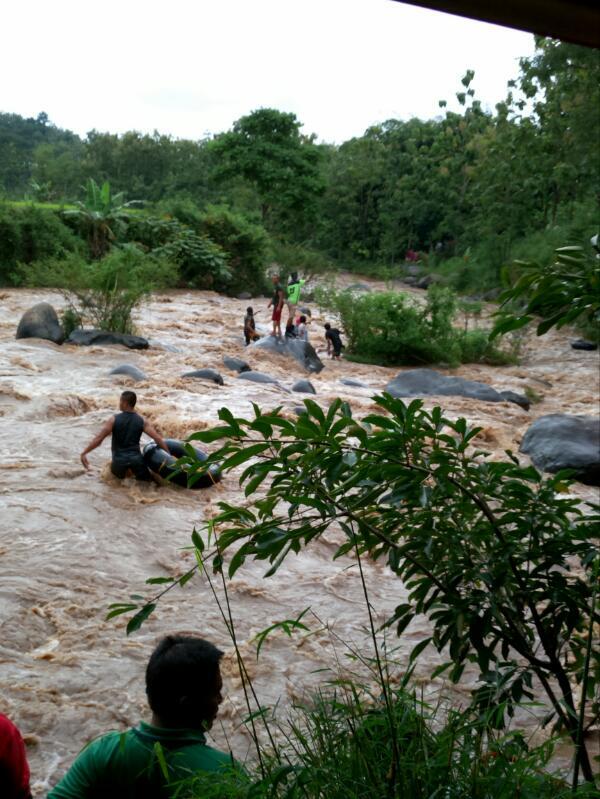 Innalillahi...Ikuti Outbond, 6 Siswa Madrasah Hanyut di Sungai