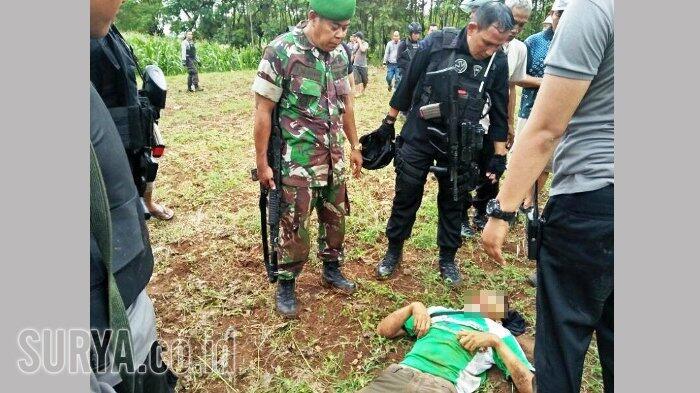 Todongkan Senjata ke Kepala Danramil,Teroris Teriak Takbir, Senjatanya Tak Meletus!