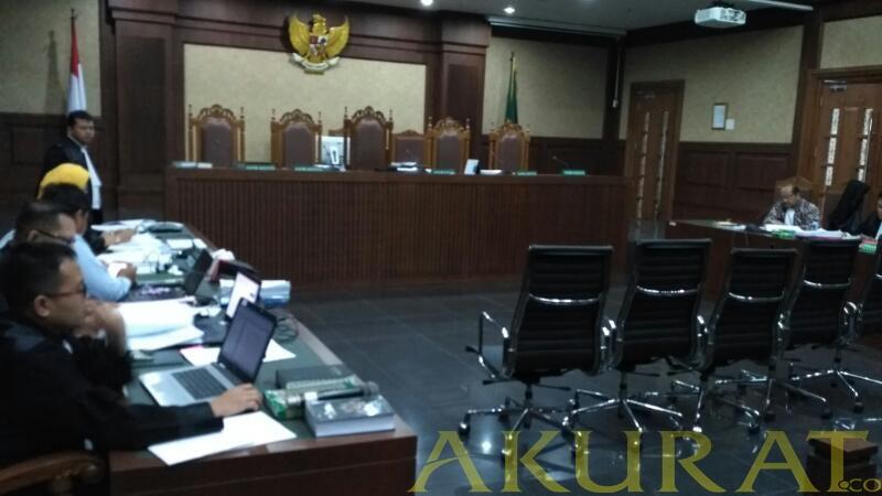 Hakim Tidak Hadir di Persidangan, Sidang e-KTP Mundur dari Jadwal
