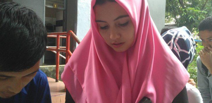 Subhanallah! Usai Dibimbing Zakir Naik Bersyahadat, Wayan Indah Tambah Cantik