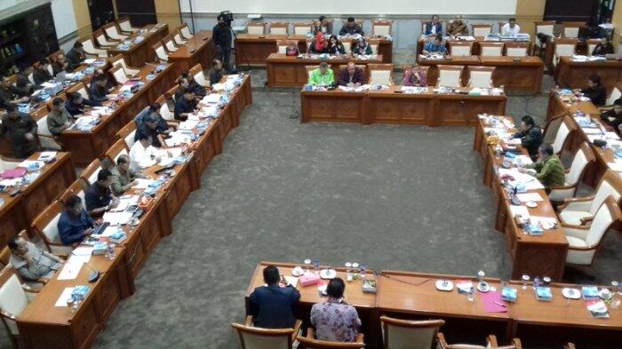 Jaksa Agung Yakinkan Komisi III DPR Penundaan Sidang Tuntutan Ahok Tidak Politis