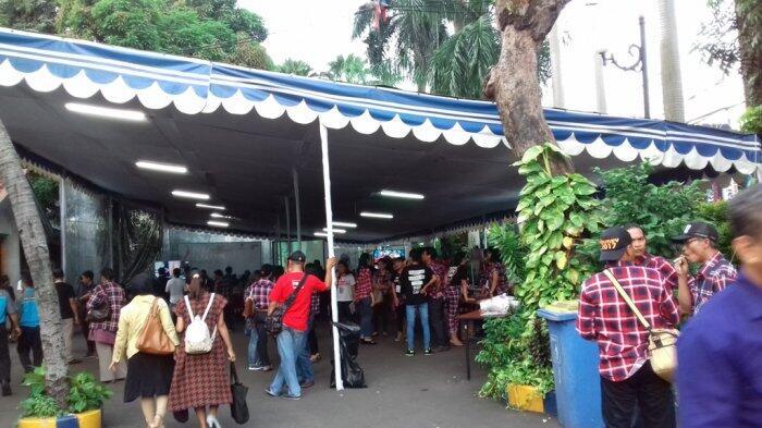Sejumlah Komunitas Pendukung Ahok-Djarot Nobar Debat di DPW Nasdem
