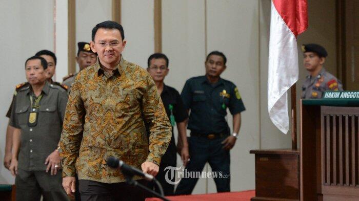 Hakim Tegur Jaksa Gara-gara Surat Tuntutan Ahok Belum Selesai Diketik