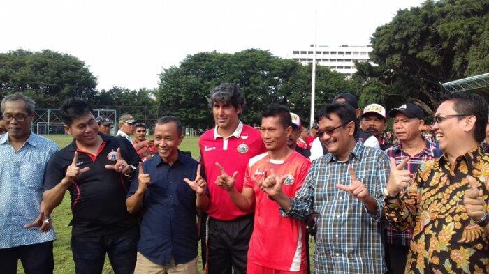 Djarot Janji Akan Bantu Persija Jaring Bibit Berbakat di Rusun