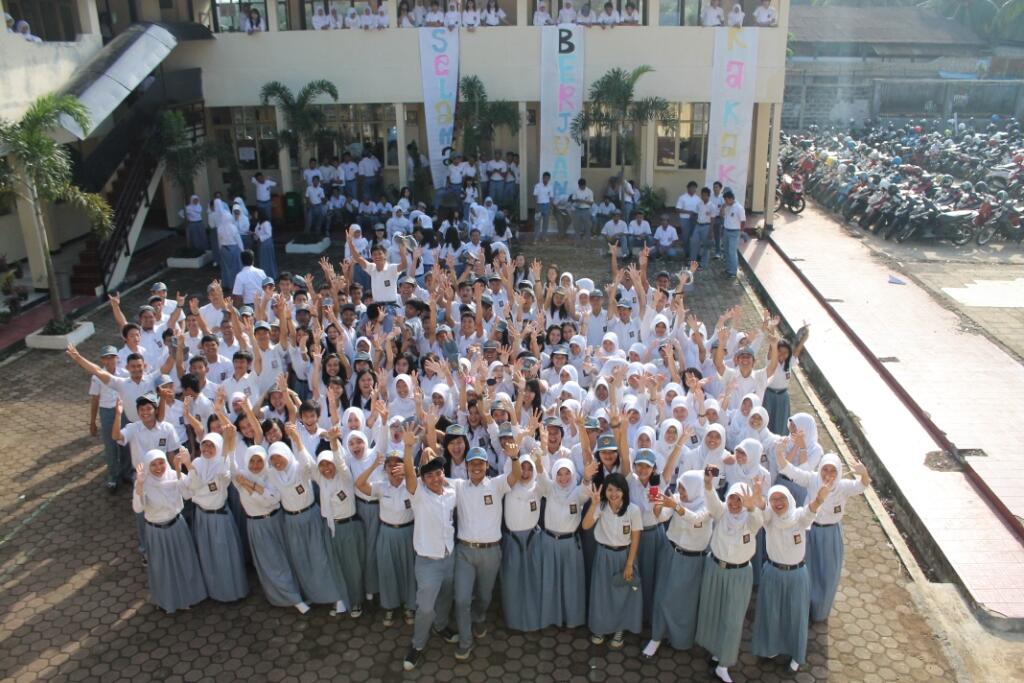 A LITTLE STORY IN SENIOR HIGH SCHOOL