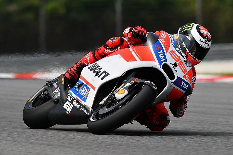 Rossi Peduli Dengan Lorenzo