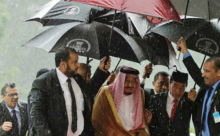 Yang Dibutuhkan Bukan Hanya Payung di Kala Hujan, Pak Presiden..