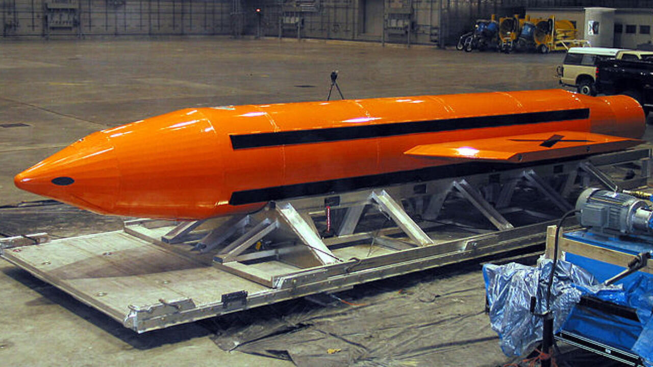 US drops 'mother of all bombs' on IS-held caves in Afghanistan