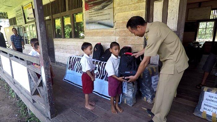 Cerita Beras Merah Warga Sungkung dan Sepucuk Surat untuk Presiden Jokowi