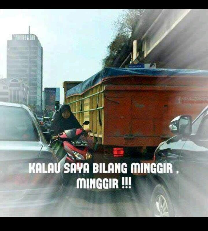 7 Foto Yang Bisa Bikin Kita Ngakak + Guling-guling Gan...