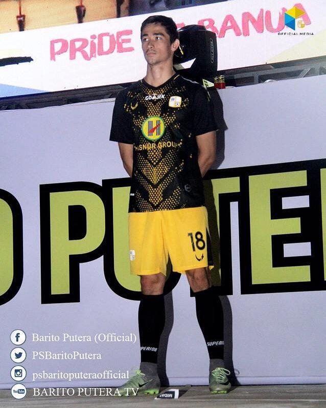 JERSEY-JERSEY TIM GO-JEK TRAVELOKA LIGA 1 2017