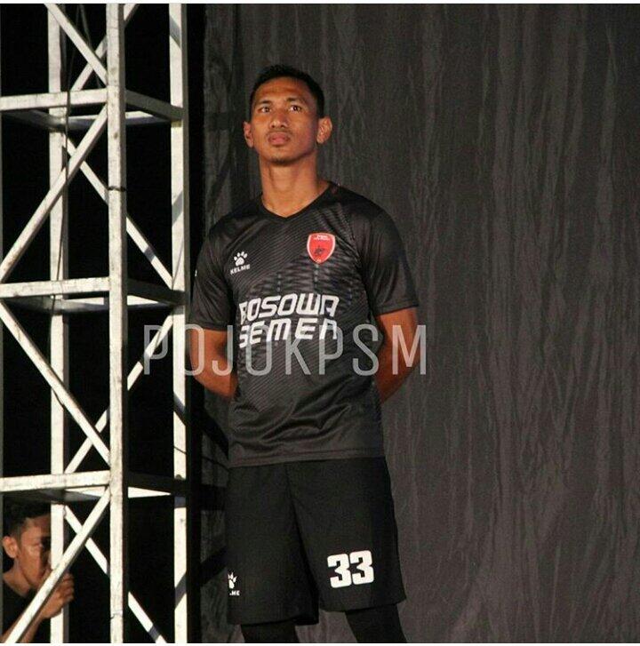 JERSEY-JERSEY TIM GO-JEK TRAVELOKA LIGA 1 2017