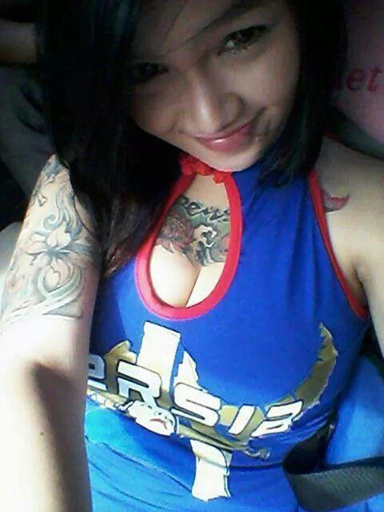 Bobotoh cantik rela di tato tubuhnya demi Persib