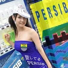 Bobotoh cantik rela di tato tubuhnya demi Persib