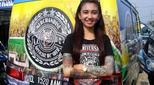 Bobotoh cantik rela di tato tubuhnya demi Persib