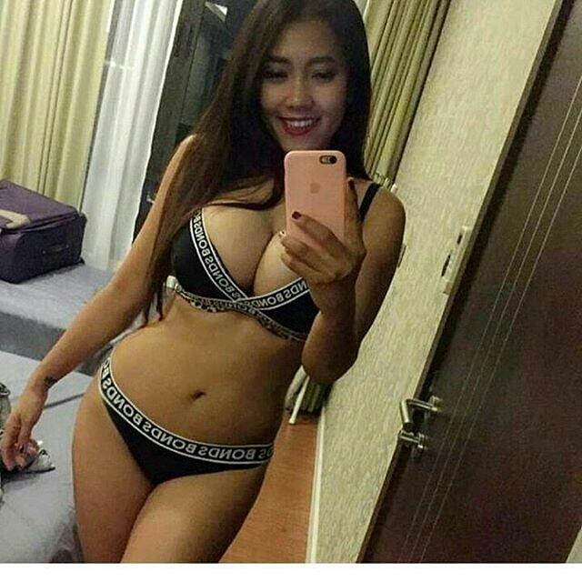 Chicago Escort Asian