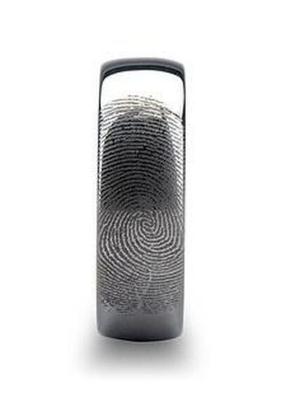 Ide Cincin Pernikahan Unik: Pakai Sidik Jari Hingga Proyektor