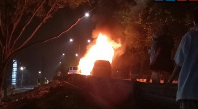 Mobil Terbakar, Kapolres: Pelat Nomornya Palsu