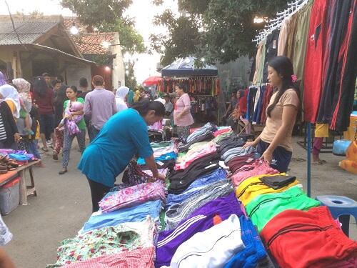 Serunya Jajan Murah Meriah di Pasar Rakyat