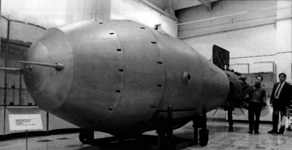 6 fakta TSAR BOMBA ,bom nuklir terbesar dan terdasyat