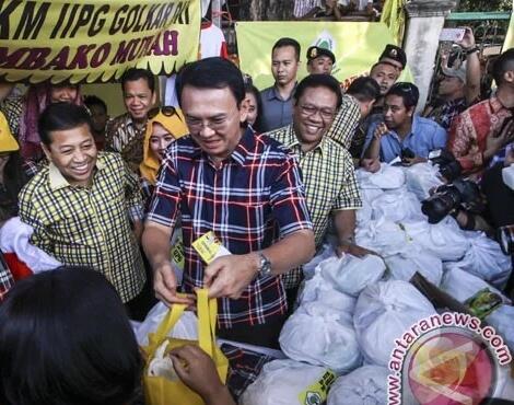 Hendak Bagi-Bagi Sembako, Relawan Badja Ribut dengan Warga !!!