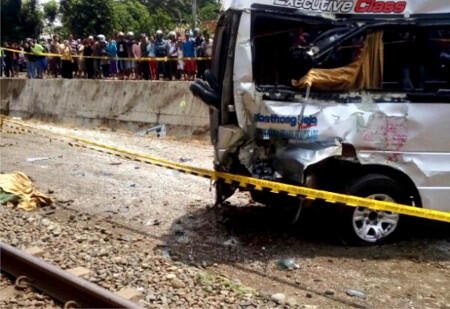Kereta Lodaya VS Rombongan Hajatan di Cilacap, 6 Orang Tewas