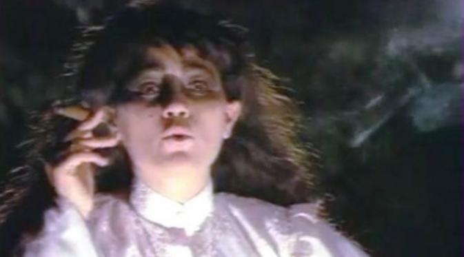 4 Hantu Cewek Ini Kayaknya Bakal Cakep Kalau Mandi dan Didandanin