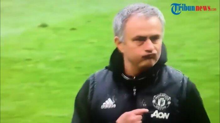Mourinho Makin Dicintai Fans MU