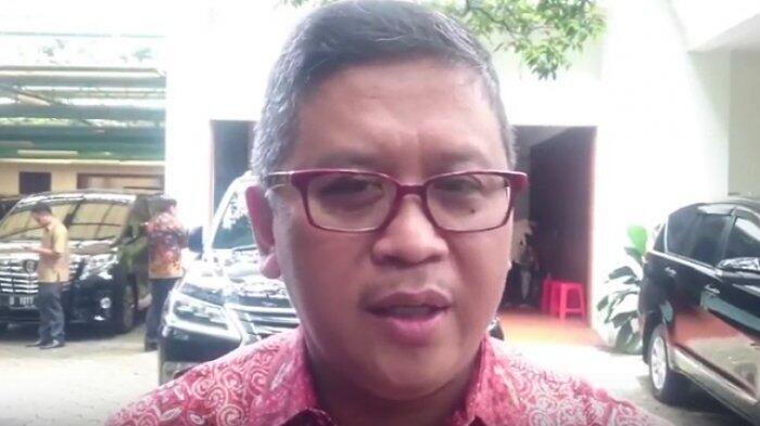 Hasto: Ada Kekhawatiran Kubu Anies-Sandi karena Tren Elektabilitas Menurun