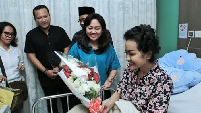 Julia Perez Belum Bisa Pastikan Ikut Coblos Pilgub DKI