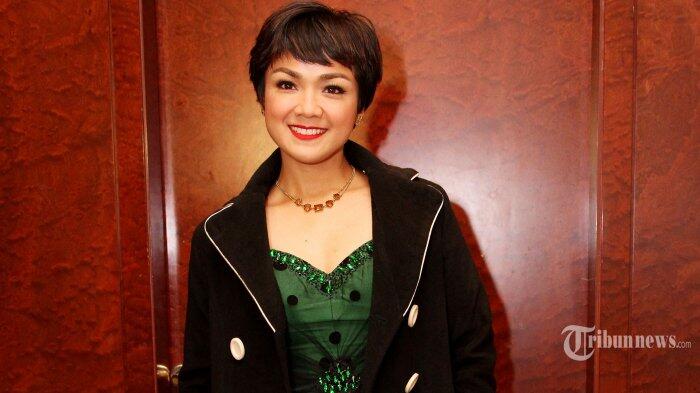 Nirina Zubir Pirangkan Rambut demi Penuhi Tuntutan Sutradara