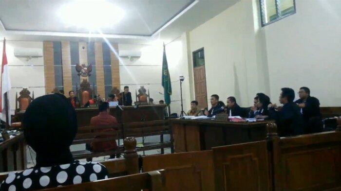 Begini Kronologis Anggota DPRD Tanggamus Terima Uang dari Bupati Bambang