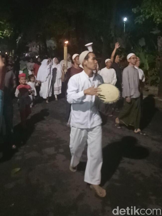 Massa Lintasi Posko Ahok-Djarot, Bawa Obor dan Bunyikan Klakson