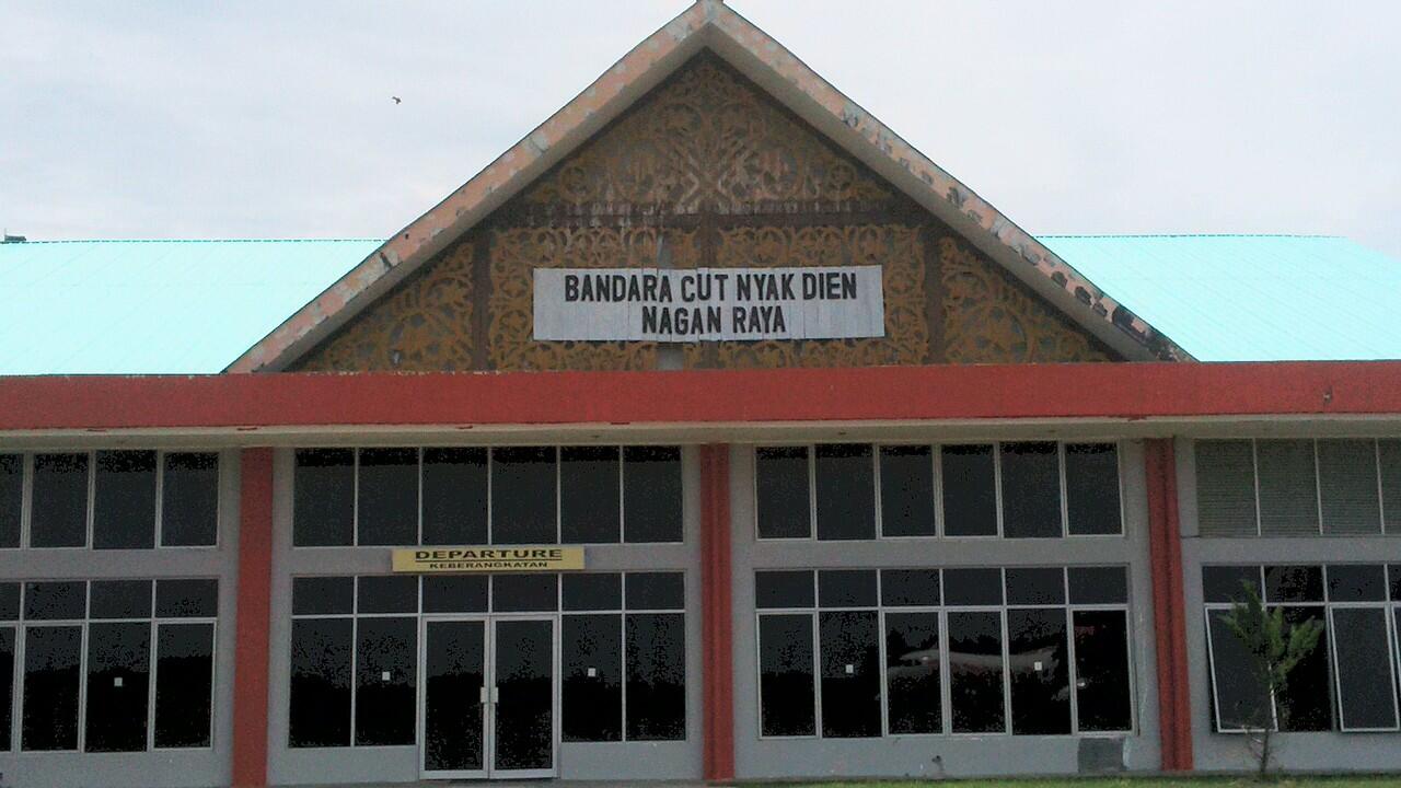 Nama bandara di Indonesia yang namanya pejuang Wanita
