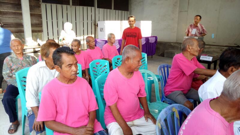 Lansia di Panti Antusias Ikuti Pilkada DKI