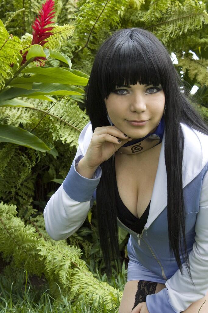 Cosplayer cantik Naruto bikin ga fokus.