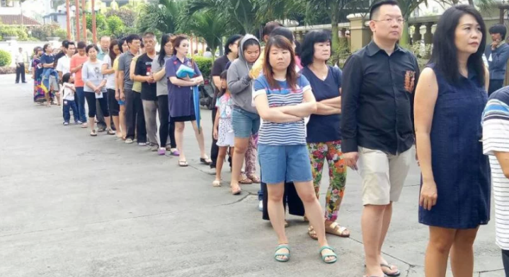 Warga Temukan Antrian Pemilih Tak Bisa Bahasa Indonesia di Kawasan Aprtemen Kemayoran