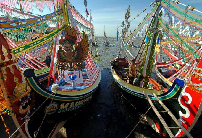 Tradisi Petik Laut, Memetik Berkah dan Memberi Berkah Dari Pamekasan