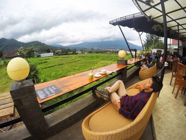 Ini dia Tempat Makan dan Nongkrong di Wilayah Malang dengan Pemandangan Spektakuler 