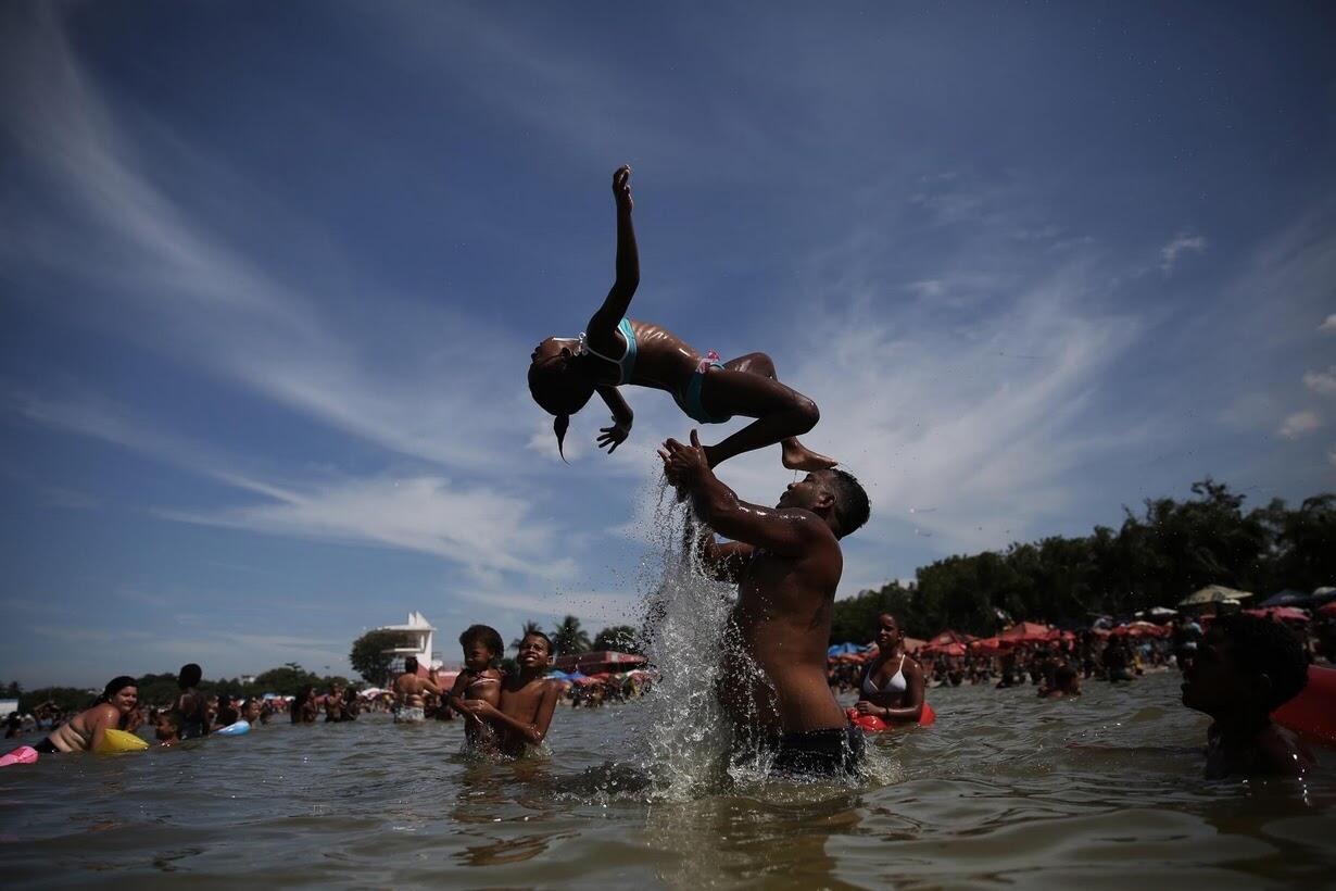 PANTAI DI BRASIL INI TAK SEINDAH SEPERTI YANG KALIAN BAYANGKAN