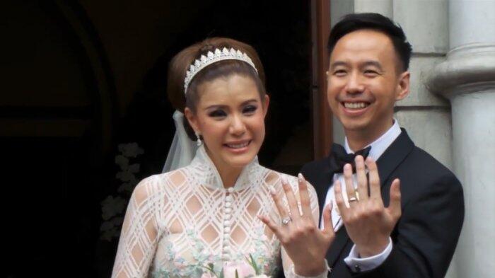 Olga Lydia Merasa Mendapat Keajaiban Nikah di Usia 40 Tahun