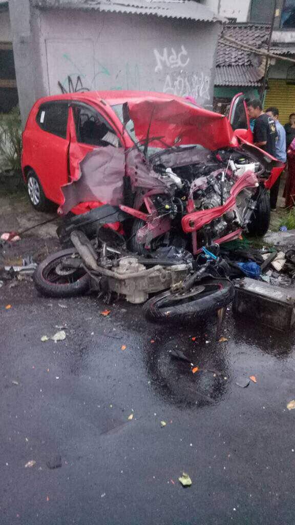 Tabrakan Beruntun Di Puncak Gadog