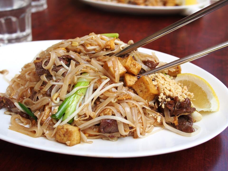 5 Cara ampuh mencegah ngantuk setelah makan