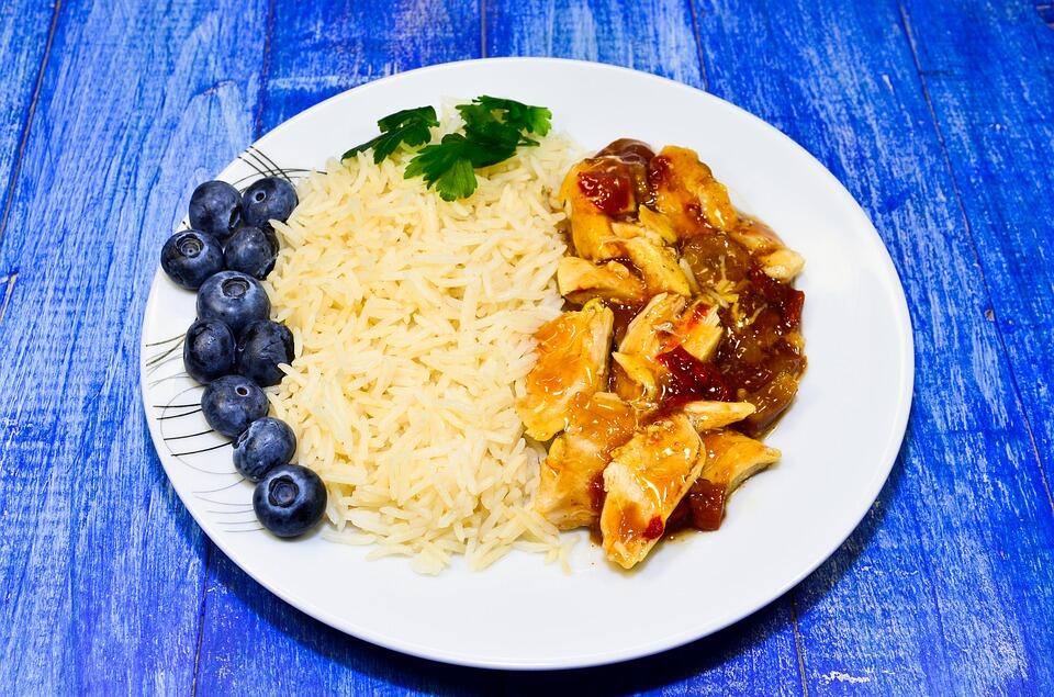 5 Cara ampuh mencegah ngantuk setelah makan