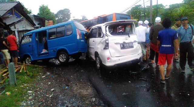 Cerita di balik kecelakaan Puncak Bogor