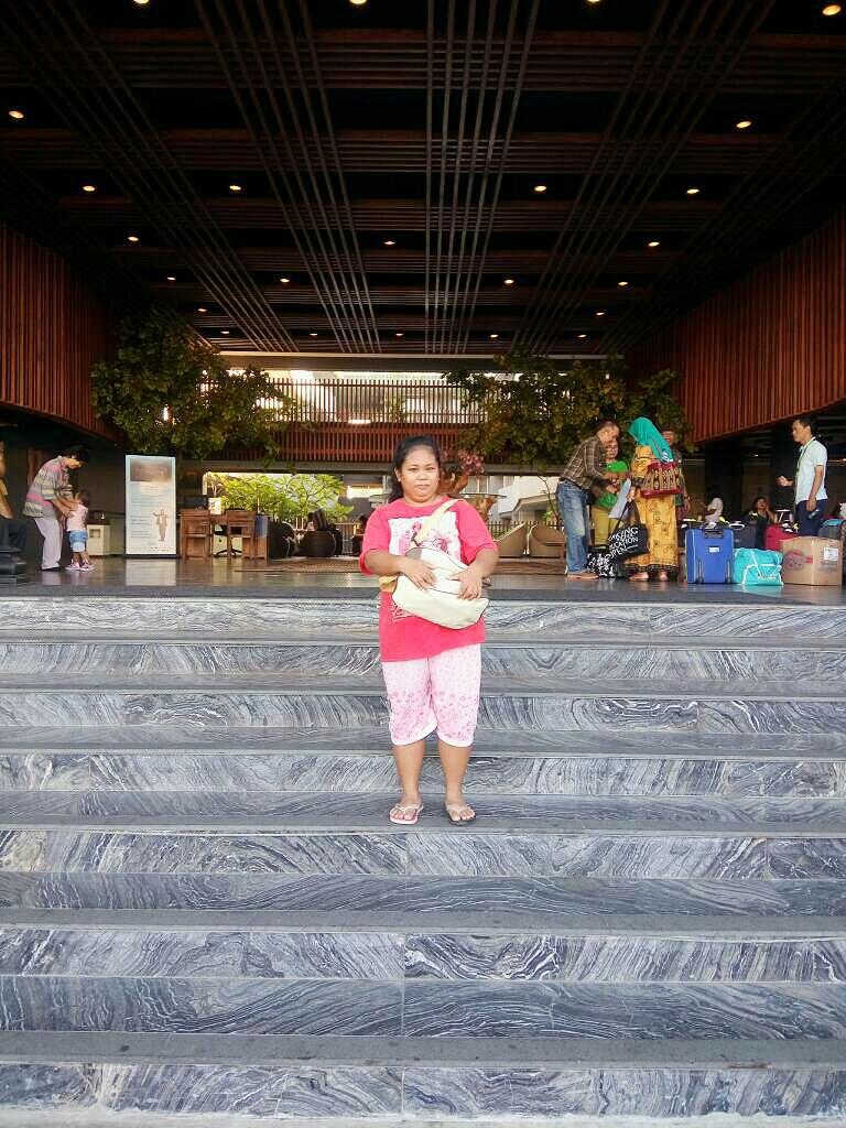 GARA2 ANJING, PEMBANTU INI JALAN2 GRATIS KE BALI DAN LOMBOK 😂😂😂