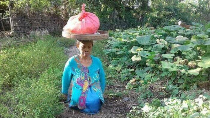 Perempuan Ini Ngesot Demi Mengais Rezeki