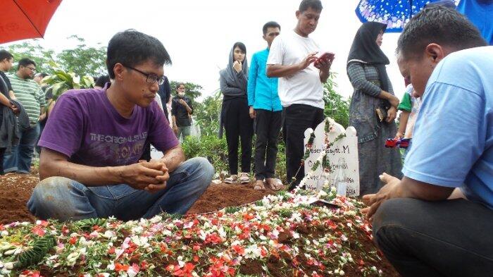 Keluarga Syok dan Tak Menyangka Deden Tewas Tersambar Petir di Gunung Prau