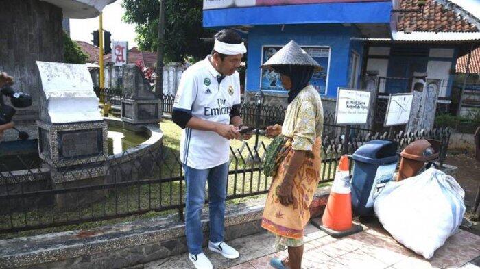 Satu Lansia Telantar, Honor dan Tunjangan Camat dan Lurah di Purwakarta Dipotong